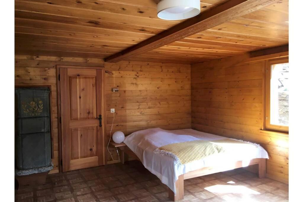 Alpia 26 - Zwei Zimmerwohnung In Traditionellem Walliser Haus Gasenried Екстер'єр фото